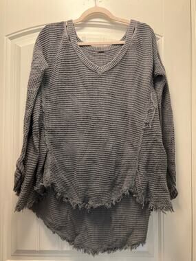 Free People Women’s Waffle Knit Cold Shoulder Cozy Pullover Sweater Size M Gray
